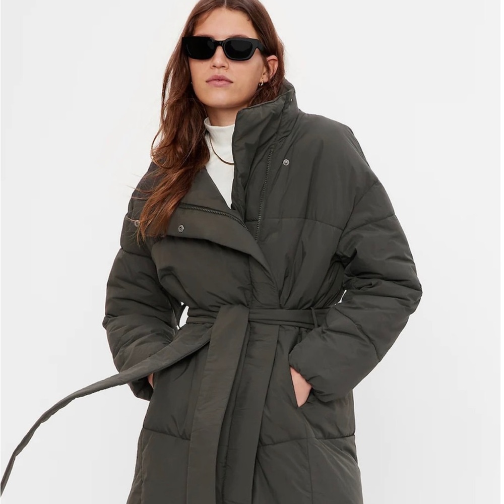 Beautiful Gap Duvet Wrap Puffer Coat in Oat color